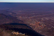 Vue oblique de Madenburg à Eschbach dans le département Rhénanie-Palatinat, Allemagne