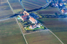 Vue aérienne de Hôtel Leinsweiler Hof en hiver vu de l'est à Leinsweiler dans le département Rhénanie-Palatinat, Allemagne