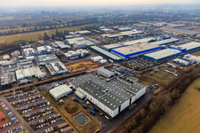 Vue aérienne de Zone industrielle de Landau Est du nord-est avec Rose Druck GmbH, RONAL GmbH et APL Automobil-Prüftechnik Landau GmbH à Landau in der Pfalz dans le département Rhénanie-Palatinat, Allemagne