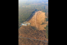 Vue aérienne de Système d'antenne américain de la station émettrice IBB International Broadcasting Bureau Lampertheim à le quartier Neuschloß in Lampertheim dans le département Hesse, Allemagne