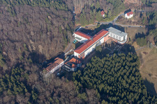 Vue aérienne de Terrain hospitalier de la Clinique Eleonoren à le quartier Winterkasten in Lindenfels dans le département Hesse, Allemagne