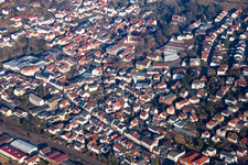Vue aérienne de Bahnhofstr. à Bad König dans le département Hesse, Allemagne