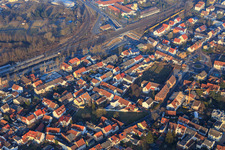Vue aérienne de Gare et Minnefeld à Dieburg dans le département Hesse, Allemagne