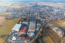 Vue aérienne de Autoneum Allemagne à le quartier Gundernhausen in Roßdorf dans le département Hesse, Allemagne