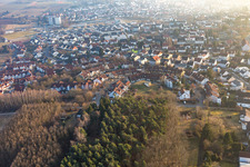 Vue aérienne de Rue de Weimar à Ober-Ramstadt dans le département Hesse, Allemagne