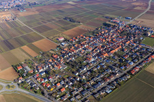 Vue oblique de Vue des rues et des maisons des quartiers résidentiels à Altdorf dans le département Rhénanie-Palatinat, Allemagne