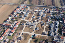 Vue aérienne de Nouvelle zone de développement sur Römerberg à le quartier Heiligenstein in Römerberg dans le département Rhénanie-Palatinat, Allemagne