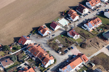 Vue aérienne de Salierstrasse à le quartier Heiligenstein in Römerberg dans le département Rhénanie-Palatinat, Allemagne