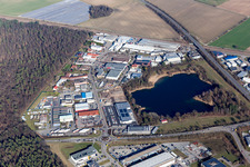 Vue aérienne de Zone commerciale Am Hasenbiel près du lac Stutensee à le quartier Blankenloch in Stutensee dans le département Bade-Wurtemberg, Allemagne
