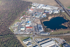 Vue aérienne de Zone commerciale Am Hasenbiel près du lac Stutensee à le quartier Blankenloch in Stutensee dans le département Bade-Wurtemberg, Allemagne