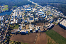 Vue aérienne de Zone industrielle à l'aire de service de l'autoroute A5 Bruchsal Ost depuis le nord à Forst dans le département Bade-Wurtemberg, Allemagne