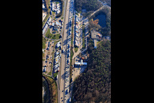 Vue oblique de Stations-service d'autoroute : station-service Tank & Rast Bruchsal Ouest et station-service Serways Bruchsal Est sur l'A5 en provenance du nord à Forst dans le département Bade-Wurtemberg, Allemagne