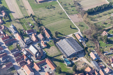 Photographie aérienne de Bâtiment d'église au centre du village à Betschdorf dans le département Bas Rhin, France
