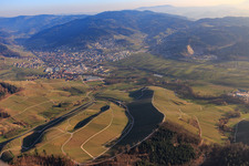 Vue aérienne de Vignobles badois dans l'Achertal à Kappelrodeck dans le département Bade-Wurtemberg, Allemagne
