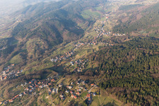 Vue aérienne de Vallée de Laubach à le quartier Neusatz in Bühl dans le département Bade-Wurtemberg, Allemagne