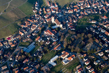 Vue aérienne de Quartier Neuweier in Baden-Baden dans le département Bade-Wurtemberg, Allemagne