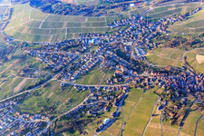 Vue aérienne de Vue de la ville entre les vignobles de Bade depuis le sud à le quartier Gallenbach in Baden-Baden dans le département Bade-Wurtemberg, Allemagne