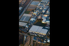 Vue aérienne de Zone industrielle sur l'A5, Rhenus Logistics à Muggensturm dans le département Bade-Wurtemberg, Allemagne