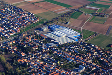 Vue aérienne de Vue de la ville depuis le nord-ouest avec Kardex Remstar à Bellheim dans le département Rhénanie-Palatinat, Allemagne