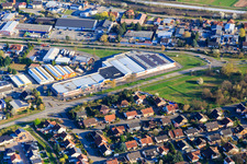 Vue aérienne de Zone industrielle à Fellach avec le monde de la cuisine StrohmeierGilb Bellheim - Nous aimons les cuisines, TRÖSSER Bellheim et la porcelaine de luxe à Bellheim dans le département Rhénanie-Palatinat, Allemagne