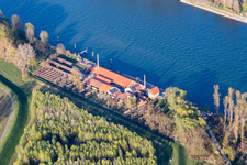 Vue aérienne de Ensemble de bâtiments du musée Musée de la briqueterie de Sondernheim au bord du Rhin à Germersheim dans le département Rhénanie-Palatinat, Allemagne