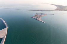 Vue aérienne de Île artificielle pour la protection contre les inondations du Lido di Venezia Isola Artificiale del Baccan di Sant'Erasmo près de Punta Sabbioni en Vénétie à Venedig dans le département Metropolitanstadt Venedig, Italie