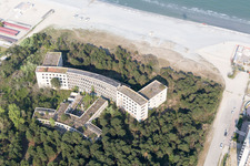 Vue aérienne de Ancien camp de loisirs pour enfants fascistes Colonia Varese sur la mer Adriatique à Milano Marittima en Émilie-Romagne à Cervia dans le département Ravenna, Italie