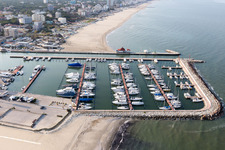 Vue aérienne de Cervia dans le département Ravenna, Italie