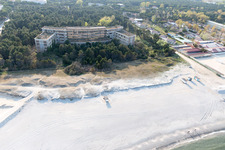 Ancien camp de loisirs pour enfants fascistes Colonia Varese sur la mer Adriatique à Milano Marittima en Émilie-Romagne à Cervia dans le département Ravenna, Italie vue d'en haut