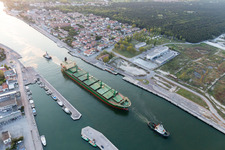 Vue aérienne de Porto Corsini dans le département Émilie-Romagne, Italie