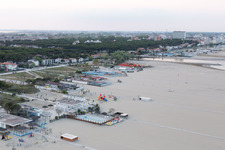 Vue oblique de Lido di Spina dans le département Émilie-Romagne, Italie