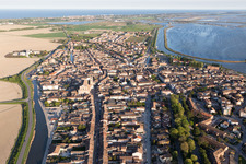 Photographie aérienne de Comacchio dans le département Ferrara, Italie
