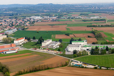 Vue aérienne de Aonedis di Qua dans le département Frioul-Vénétie Julienne, Italie