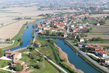 Vue aérienne de Cavanella dans le département Vénétie, Italie