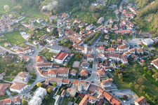 Vue aérienne de Fanna dans le département Frioul-Vénétie Julienne, Italie