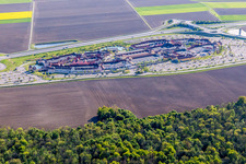 Vue d'oiseau de Centre commercial Roppenheim The Style Outlets à Roppenheim dans le département Bas Rhin, France