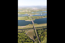 Écluse du Rhin d'Iffezheim à Roppenheim dans le département Bas Rhin, France hors des airs