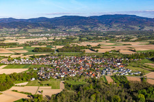 Vue aérienne de De l'ouest à le quartier Unzhurst in Ottersweier dans le département Bade-Wurtemberg, Allemagne