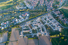 Photographie aérienne de Chantiers de construction pour le nouveau quartier résidentiel d'un lotissement de maisons unifamiliales à Niederwiesen à Wörth am Rhein dans le département Rhénanie-Palatinat, Allemagne