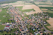 Eschbach dans le département Bas Rhin, France du point de vue du drone