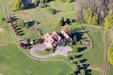 Au Froeschenberg, Haras Lerchenberg à Gundershoffen dans le département Bas Rhin, France d'en haut