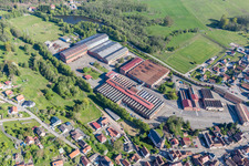 Vue aérienne de Locaux de l'usine De Dietrich Process Systems à Zinswiller dans le département Bas Rhin, France