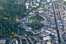 Vue aérienne de Kaiserstr, Schlossplatz à le quartier Innenstadt-West in Karlsruhe dans le département Bade-Wurtemberg, Allemagne