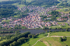 Vue aérienne de Les rives du Main en Viereth à le quartier Viereth in Viereth-Trunstadt dans le département Bavière, Allemagne