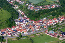 Vue aérienne de Quartier Roßstadt in Eltmann dans le département Bavière, Allemagne