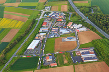 Vue aérienne de Zone commerciale A70 avec Euro Rastpark Werneck à la jonction Werneck avec Krämer MEGA STORE Werneck / Schweinfurt, Frankenwaschpark, Hotel Autohof Werneck à le quartier Schnackenwerth in Werneck dans le département Bavière, Allemagne