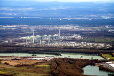 Vue aérienne de Raffinerie de pétrole Karlsruhe de l'ouest à le quartier Knielingen in Karlsruhe dans le département Bade-Wurtemberg, Allemagne
