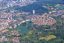 Vue aérienne de Immeuble de grande hauteur dans la Harald-Hamberg-Straße au Wildpark an den Eichen entre les quartiers de Deutschhof et Haardt à Schweinfurt dans le département Bavière, Allemagne