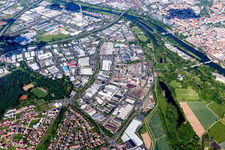 Vue aérienne de Zone industrielle et implantation d'entreprise Sennfeld West am Main à Sennfeld dans le département Bavière, Allemagne