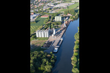 Vue aérienne de Zone industrielle de Schmachtenberg à Zeil am Main dans le département Bavière, Allemagne